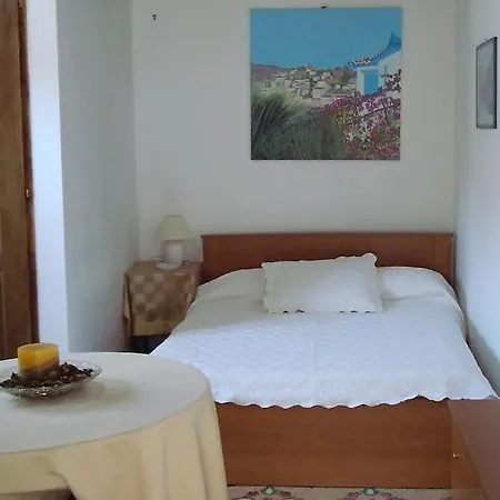 Guest house Douskos Uptown Living