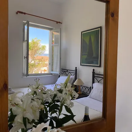 Douskos Uptown Living Hydra (Saronic Islands)