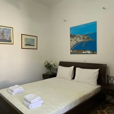 Douskos Uptown Living Hydra (Saronic Islands)